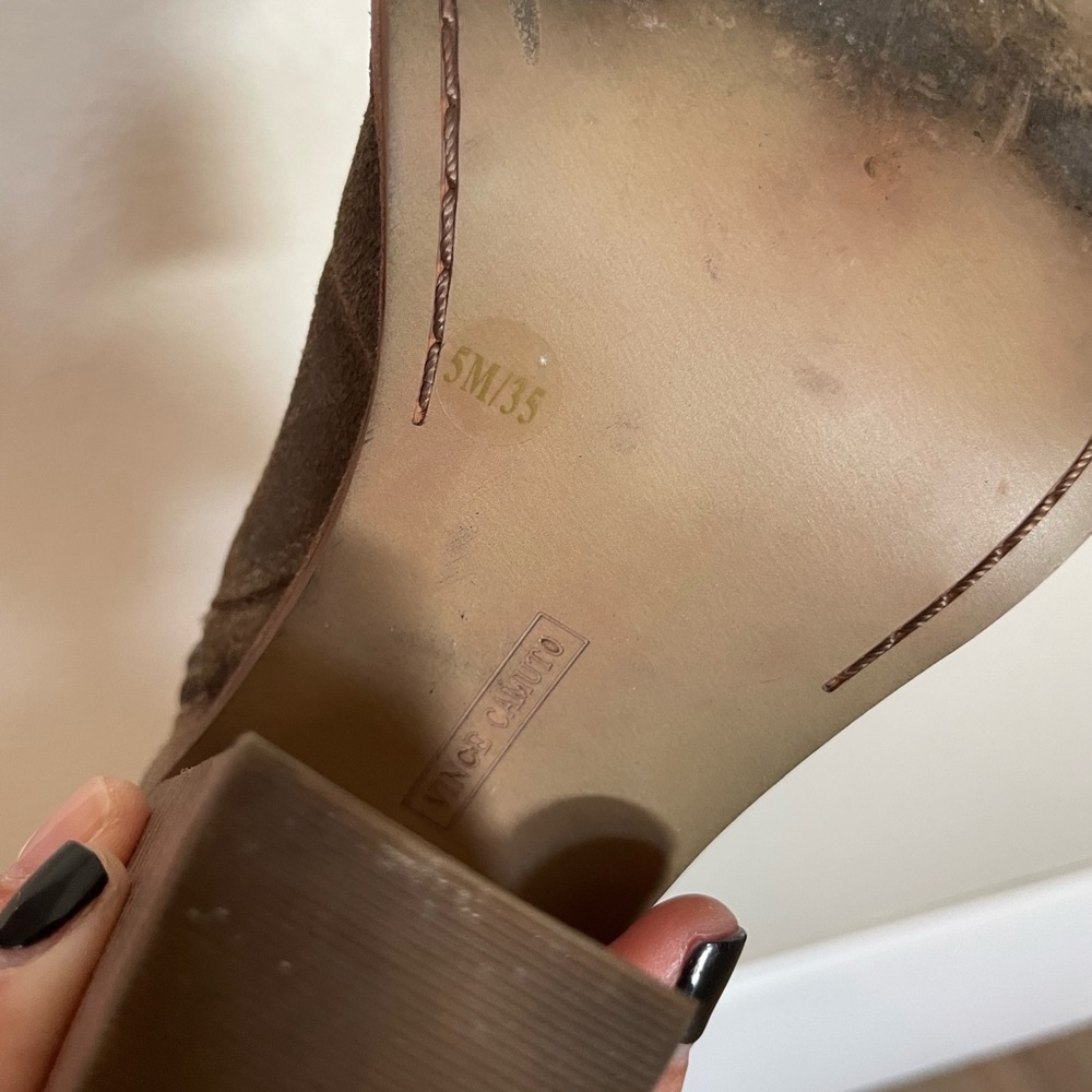 Vince Camuto ‘Katleen’ Booties - Picture 9 of 10